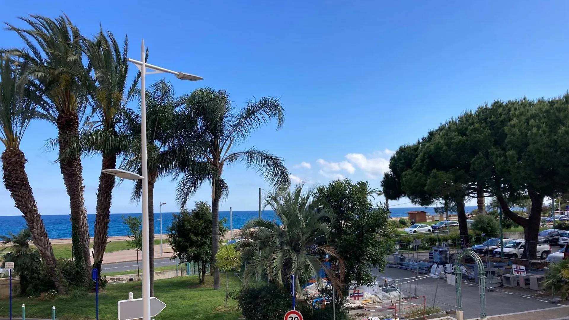 Le Bastion-Plage-Vue Mer Menton France